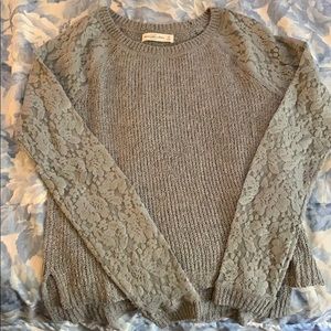 Abercrombie & Fitch gray sweater